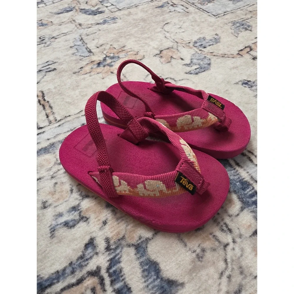 Teva Mush II Toddler Size 6 Elephant Strap Elastic Back Heel Strap Sandals